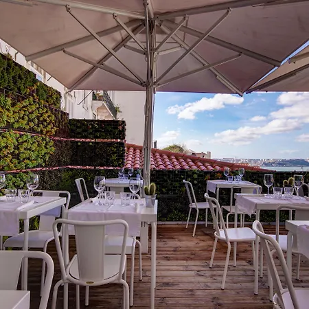 Solar Dos Mouros Otel Lisboa