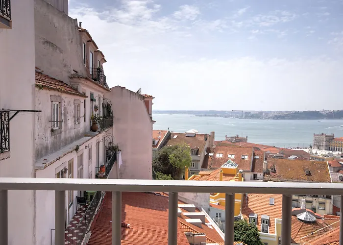 Solar Dos Mouros ליסבון